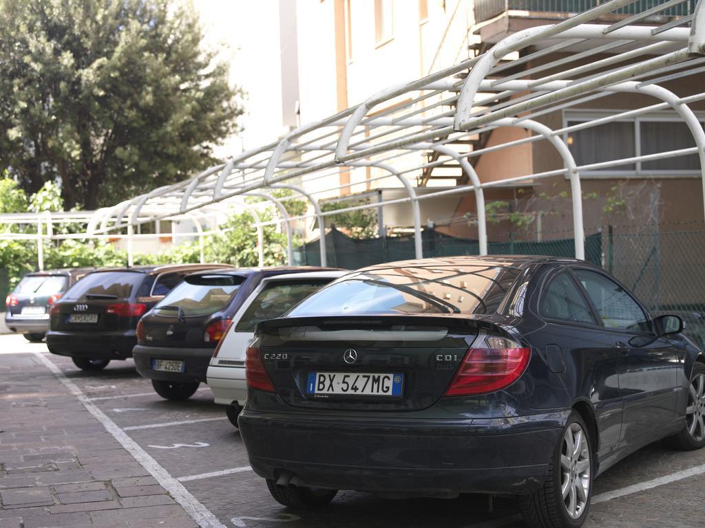 Residence Eurogarden Rimini Ngoại thất bức ảnh