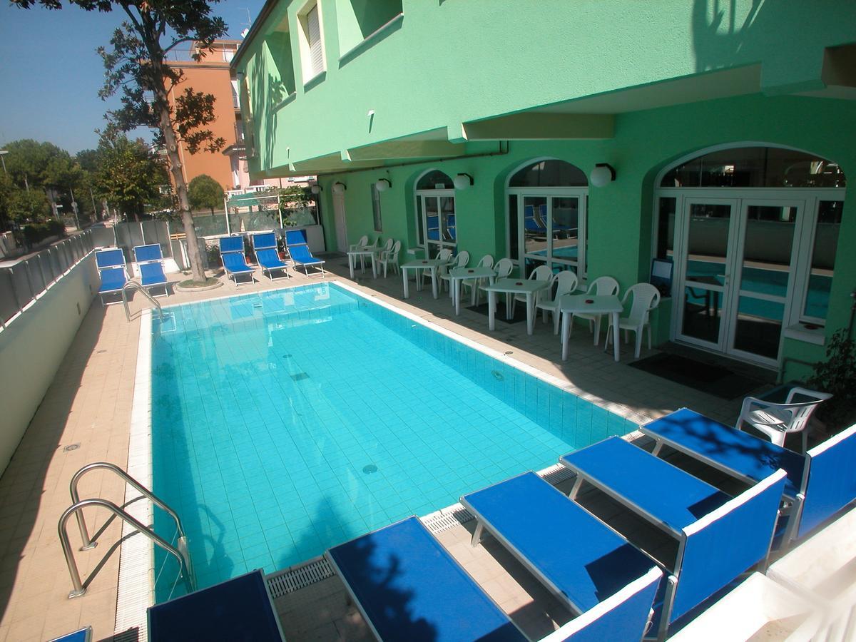 Residence Eurogarden Rimini Ngoại thất bức ảnh