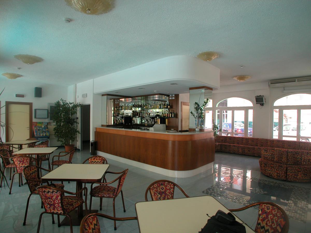 Residence Eurogarden Rimini Ngoại thất bức ảnh