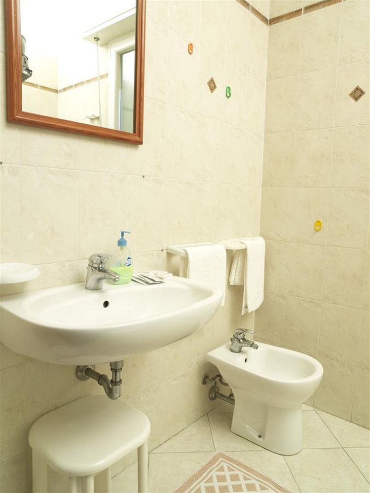 Residence Eurogarden Rimini Ngoại thất bức ảnh