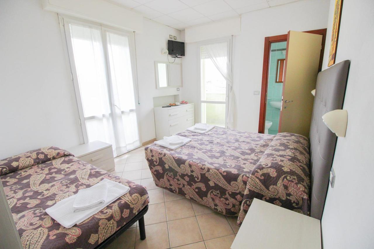Residence Eurogarden Rimini Ngoại thất bức ảnh